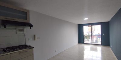 Apartamento en Venta ubicado en Pinares cerca a supermercados de cadena, centros comerciales, clínicas, rutas de transporte publico y servicios complementarios, Cuenta con sala-comedor, con pisos en Ceramica, dos habitaciones y un baño, estufa y calentador a gas, cocina integral mesón en Acero, zona de ropas. La unidad cuenta  con un parqueadero cubierto. Ademas con circuito cerrado de tv, vigilancia y porteria las 24 Horas  Inmuebles sujetos a verificación de disponibilidad.