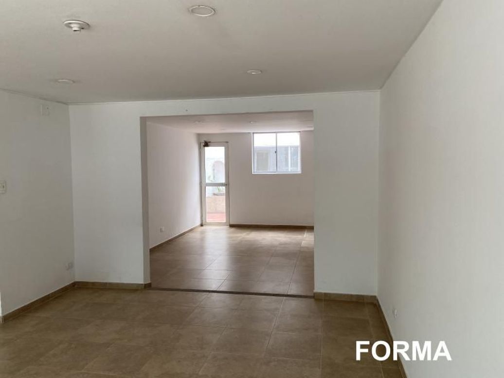 Casa de 9 alcobas en venta en Santa Barbara Oriental, Bogotá, 400 m² · foto 3 de 20