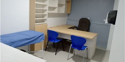 Inmobiliaria Lucia Prada ofrece para la venta consultorio en Centro Médico con excelente ubicación,  tiene un área de 23.8 m2 y cuenta con baño privado,  esta adaptado para consultorio medico pero tiene instalacion de consultorio odontológico ya que antes se utilizaba para esto, se entrega amoblada y tiene garaje privado. Esta cerca a colegios como el san Luis Gonzaga, ravasco, rosales, al lado encontraras el  hospital de caldas, esta sobre vía principal, muy buen servicio de transporte público y en zona comercial donde esta ubicado comfa. 

El Centro médico cuenta con una secretaria que brinda atención a los clientes de todos los consultorios, dentro del valor de la administración va incluida y todos los servicios públicos agua, luz, internet,cuenta con las normas.

TIENE VIGILANCIA 24 HORAS.

¡Contáctanos, 3122092858 es un gusto atenderte!
