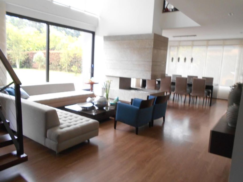Casa de 3 alcobas en venta en Casa Blanca, Bogotá, 410 m² · foto 2 de 20