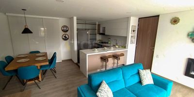 ¡Tu nuevo hogar te espera en el exclusivo sector Norte en Tunja!

Atos Inmobiliaria te presenta una oportunidad única: apartamentos de lujo con entrega inmediata. Disfruta de espacios amplios y luminosos, desde 104.44 m² hasta 107.51 m², perfectos para tu familia. Cada apartamento cuenta con sala-comedor, cocina integral equipada con modernos acabados, zona de ropas independiente, 3 habitaciones (la principal con baño privado y walk-in closet), 2 baños y 2 balcones con vistas panorámicas.

Vive en un oasis urbano: Ejercítate en el gimnasio o disfruta de una tarde agradable en las zonas verdes. El conjunto residencial cuenta con amplias zonas comunes diseñadas para tu comodidad y bienestar.

Ubicación privilegiada, tendrás acceso a todos los servicios que necesitas: centros comerciales, colegios, parques y vías principales. Además, disfrutarás de la tranquilidad y seguridad de una de las mejores zonas de Tunja.