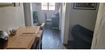 Venta casa chipre, manizales  de 2 niveles cuenta con 6 habitaciones, 2 baños con ducha electrica, cocina sencilla, piso en general en madera. Area construida Aprox 110mts2

1 Nivel: 3 habitaciones, 1 baño, sala, comedor

}2 Nivel: 3 Habitaciones, 1 baño, sala, comedor
