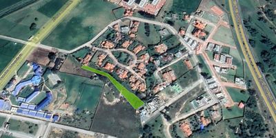 Oportunidad Única: Lote Espectacular de 2550 m² en la Villita, Sector Exclusivo de Tunja

Atos Inmobiliaria presenta una oportunidad única de adquirir un lote excepcional con una extensión de 2550 metros cuadrados en la prestigiosa zona de la Villita, al norte de la ciudad de Tunja.

Este lote, por su amplitud y ubicación privilegiada, ofrece diversas posibilidades para materializar tu proyecto inmobiliario. Ya sea para la construcción de una residencia de lujo con amplios jardines, una inversión a largo plazo o el desarrollo de un proyecto comercial, la versatilidad de este terreno permite adaptarse a diferentes visiones y necesidades.

Ubicado en una de las zonas más exclusivas y valorizadas de Tunja, la Villita ofrece un entorno tranquilo y seguro, con fácil acceso a servicios, centros comerciales y vías principales.

No dejes pasar esta oportunidad de invertir en un terreno único que puede dar forma a tus sueños. ¡Contáctanos para más detalles y comienza a planificar tu proyecto!