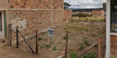 ¡Excelente oportunidad de inversión! Se vende un lote en el barrio Los Patriotras, con una superficie de 166 metros cuadrados. Este terreno está estratégicamente ubicado cerca de la UNAD, lo que lo convierte en una opción ideal para estudiantes, profesionales y familias que buscan una ubicación privilegiada.

Este lote ofrece numerosas posibilidades de construcción, lo que lo hace perfecto para cualquier proyecto residencial. Además, su ubicación en un barrio residencial, tranquilo y seguro lo convierte en una inversión sólida y de alto valor.

¡No pierdas esta oportunidad de adquirir este lote! Contáctanos hoy mismo para obtener más información y programar una visita.