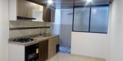 Atos Inmobiliaria vende una casa ubicada al oriente de la ciudad de Tunja, que consta de dos viviendas similares, cada una con 100 metros cuadrados de construcción. Ambas viviendas cuentan con 3 habitaciones, 3 baños, sala-comedor, cocina integral, patio de ropas, garaje y altillo con terraza, ofreciendo un espacio amplio y funcional. Además, la propiedad incluye un calentador a gas, lo que añade comodidad para los residentes.

Esta propiedad es ideal para quienes buscan invertir en una casa con todas las comodidades en una ubicación tranquila. Con un diseño moderno y bien distribuido, esta casa ofrece un entorno perfecto para familias que buscan un hogar espacioso y bien equipado. ¡No pierdas la oportunidad de conocerla!