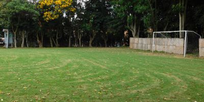 Lote Villa Laura, ubicado en el sector Samaria en cercanías a la variante en el municipio de Chía. Dispone de una área de 3.609 metros, uso urbanístico con proyección a vivienda de interés social (8VIS) en la zona. Valor negociable de venta  $5.100.000.000.