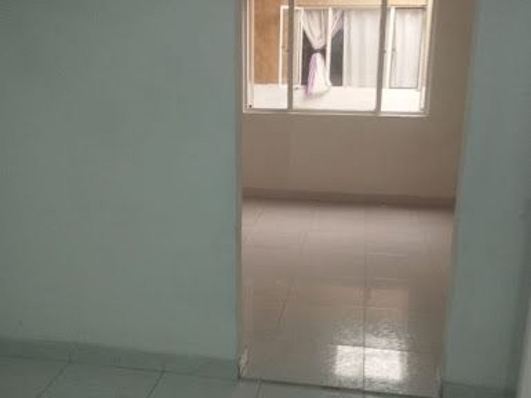 Casa de 12 alcobas en venta en Gran Britalia, Bogotá, 220 m² · foto 3 de 20