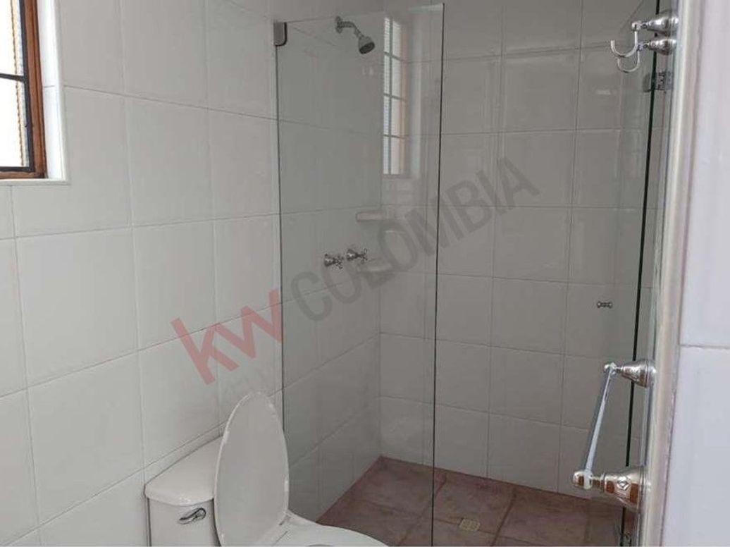 Casa de 5 alcobas en venta en Sotileza, Bogotá, 350 m² · foto 13 de 20