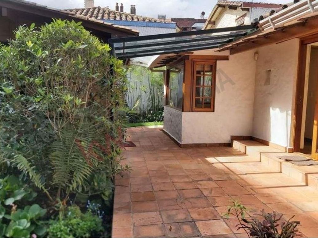 Casa de 5 alcobas en venta en Sotileza, Bogotá, 350 m² · foto 2 de 20