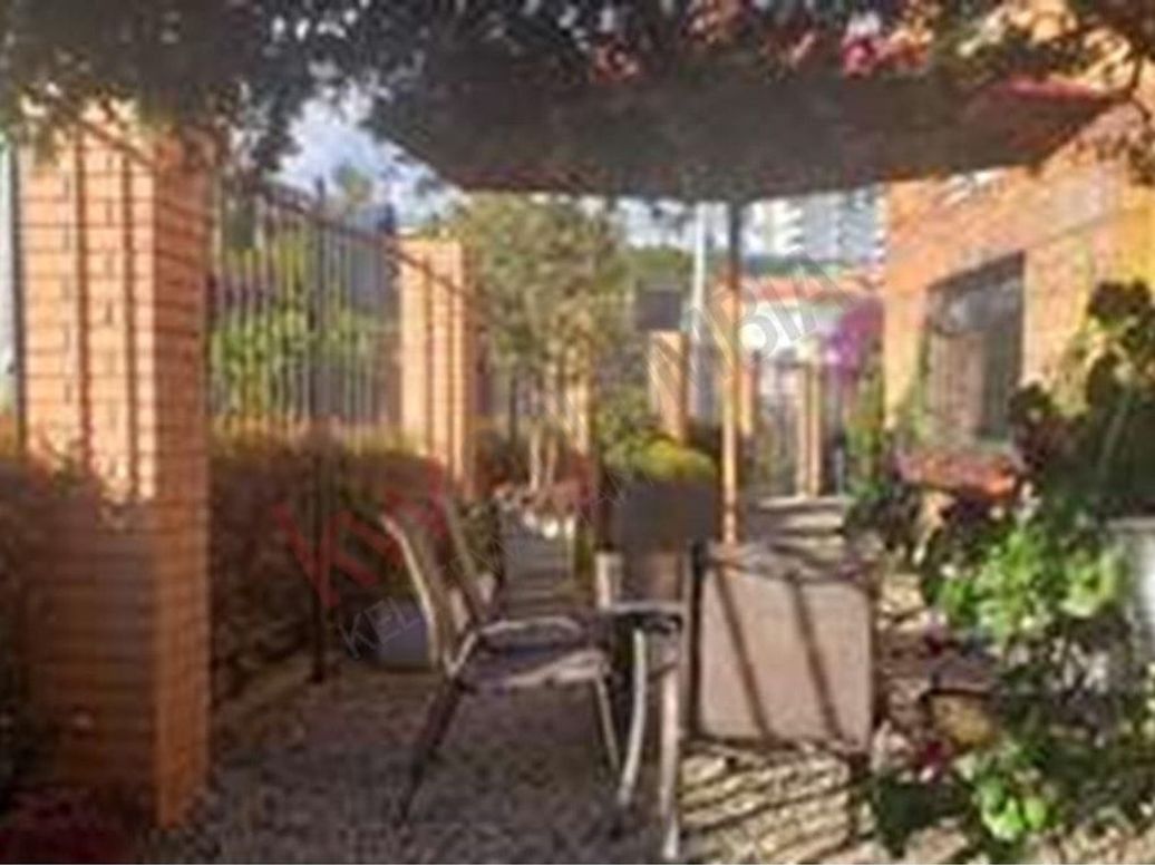 Casa de 5 alcobas en venta en Quinta Camacho, Bogotá, 377 m² · foto 7 de 13