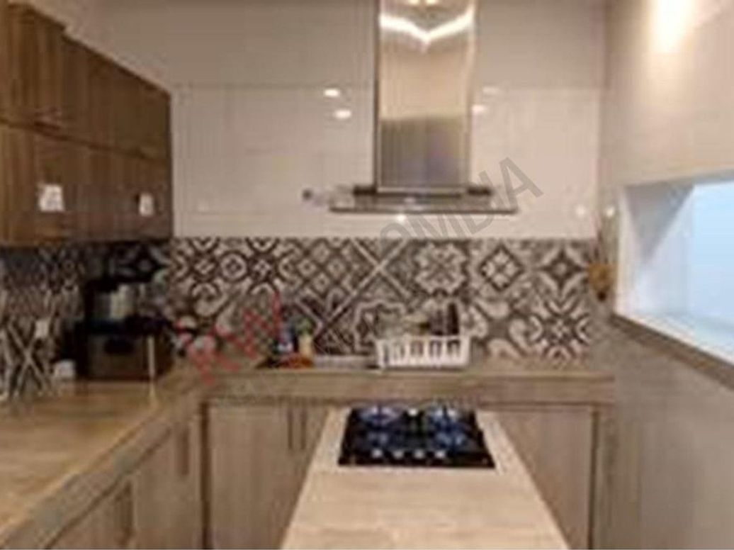 Casa de 5 alcobas en venta en Quinta Camacho, Bogotá, 377 m² · foto 4 de 13