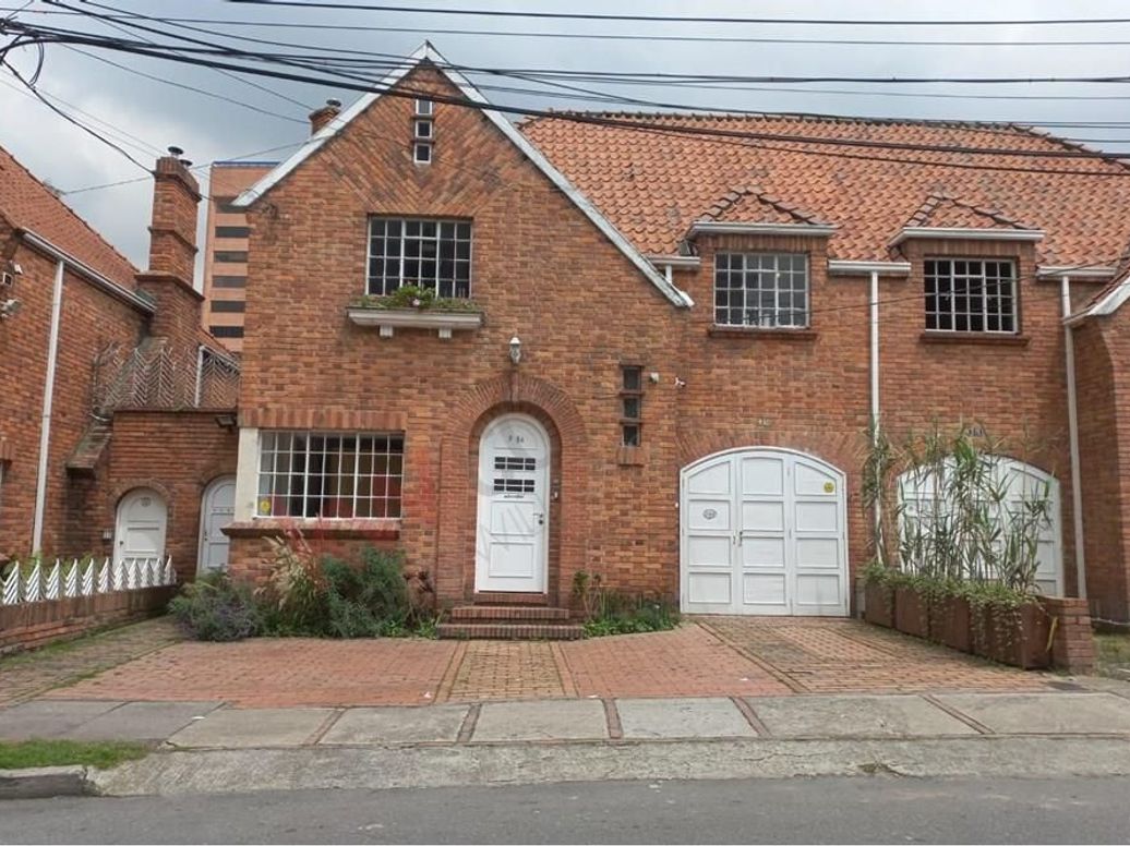 Casa de 3 alcobas en venta en Quinta Camacho, Bogotá, 497 m² · foto 2 de 20