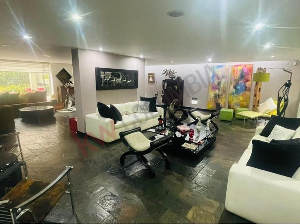 Casa de 5 alcobas en venta en La Calleja, Bogotá, 845 m² · foto 2 de 18