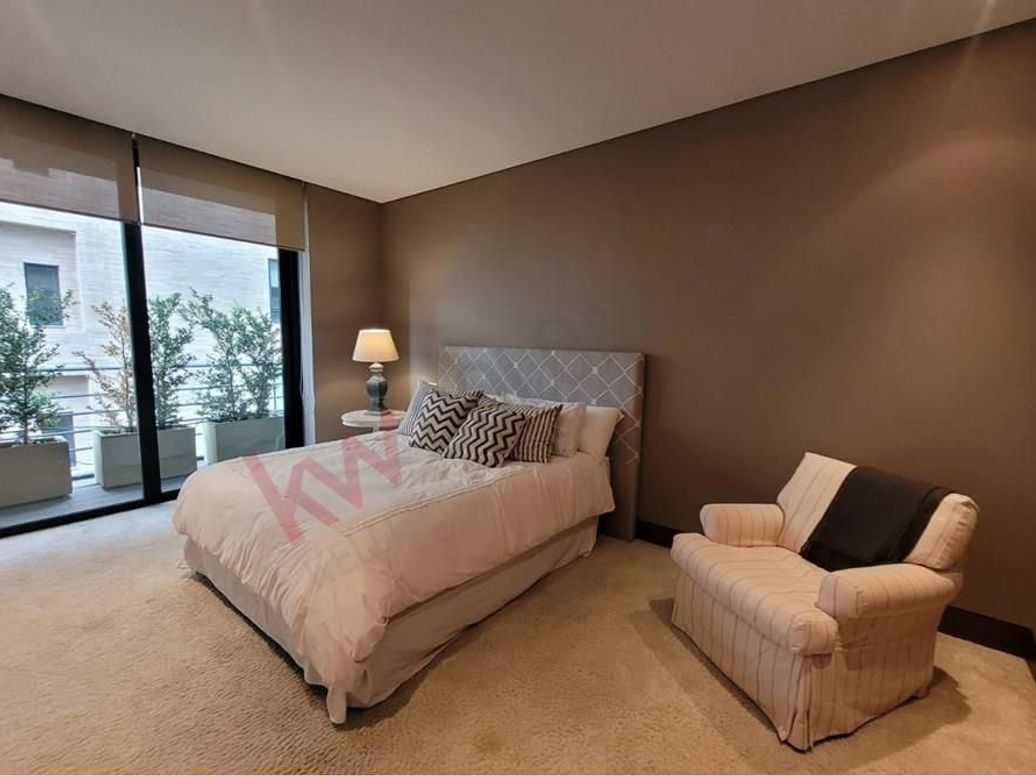Apartamento de 3 alcobas en venta en El Refugio, Bogotá, 261 m² · foto 5 de 20