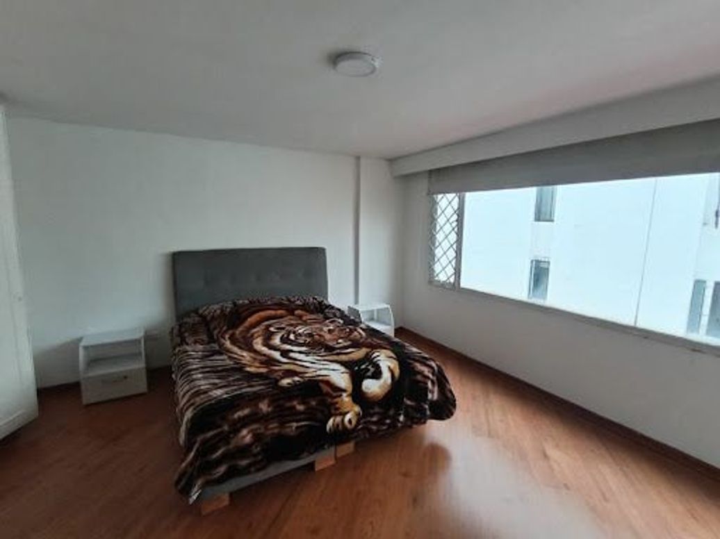 Apartamento de 3 alcobas en venta en Santa Barbara Central, Bogotá, 140 m² · foto 5 de 20
