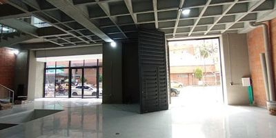 Edificio para arriendo, ubicado en zona industrial comercial cerca a barrio Colombia, av. regional, centro comercial y entidades de salud. Este inmueble cuenta con normatividad de sismo residencia, ascensor, piso concreto reforzado, energías de tercera fase, a demás se cuenta con uso de suelo dotacional para entidad de salud de 4to nivel
