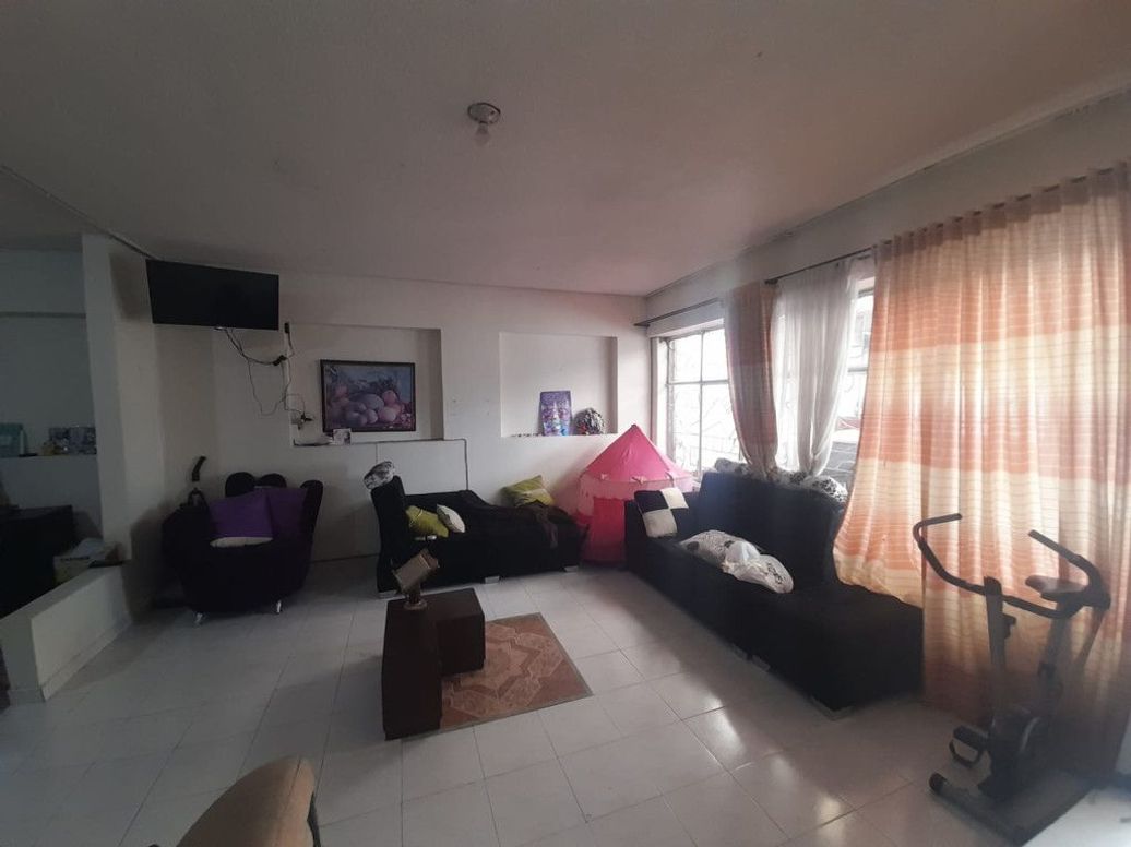Casa de 8 alcobas en venta en Ub. Avenida Decima, Bogotá, 306 m² · foto 4 de 20