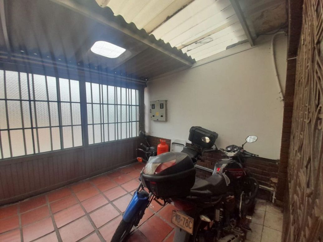 Casa de 8 alcobas en venta en Ub. Avenida Decima, Bogotá, 306 m² · foto 7 de 20