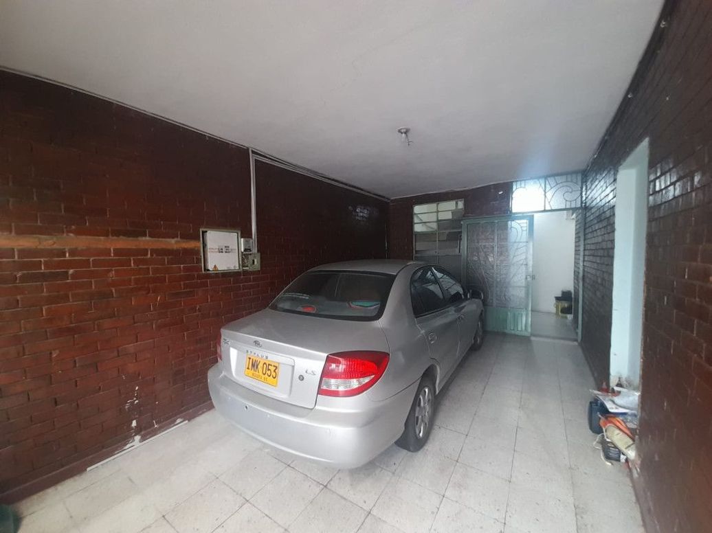 Casa de 8 alcobas en venta en Ub. Avenida Decima, Bogotá, 306 m² · foto 8 de 20