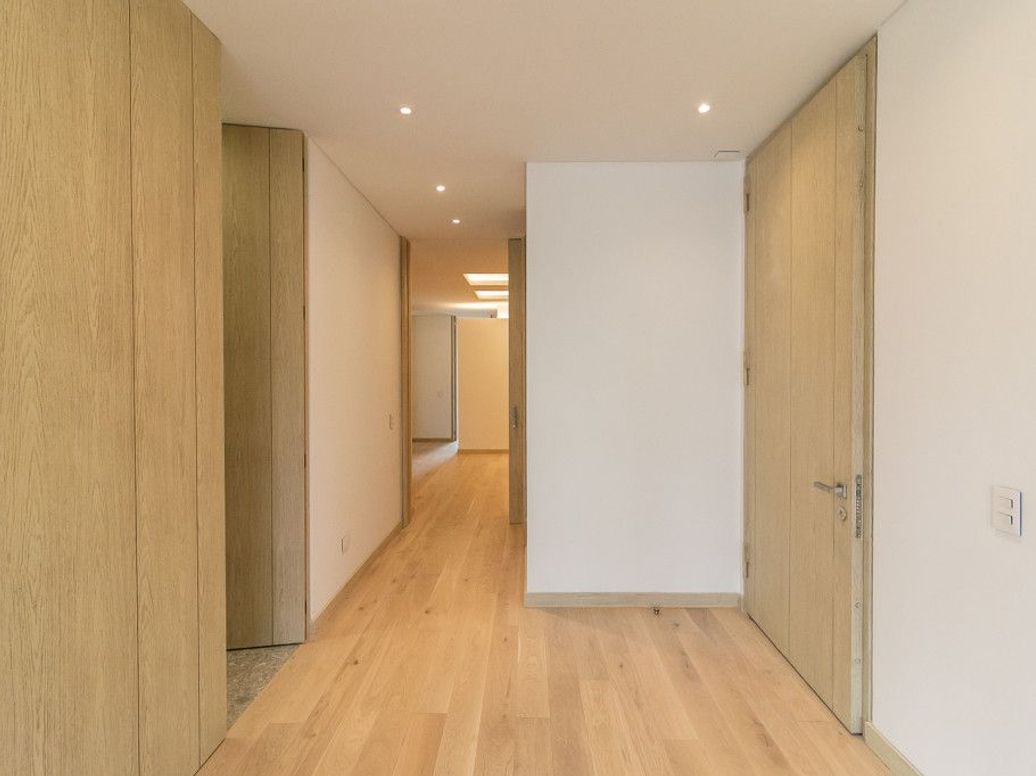 Apartamento de 3 alcobas en venta en Chico, Bogotá, 262 m² · foto 8 de 20