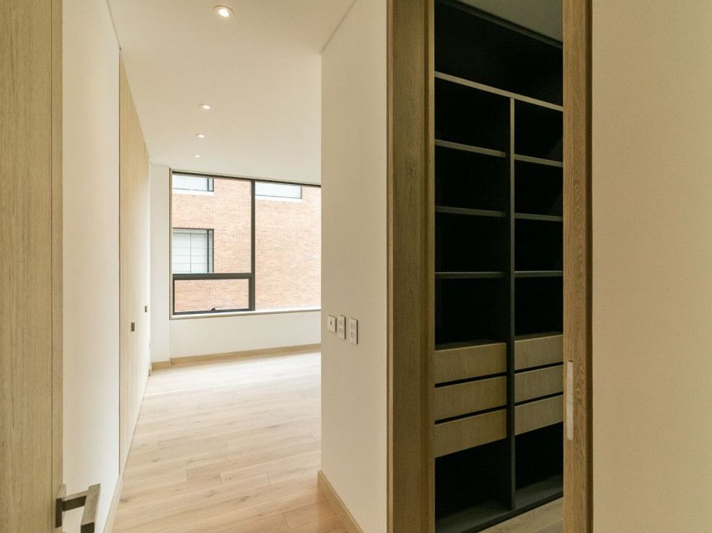 Apartamento de 3 alcobas en venta en Chico, Bogotá, 262 m² · foto 17 de 20