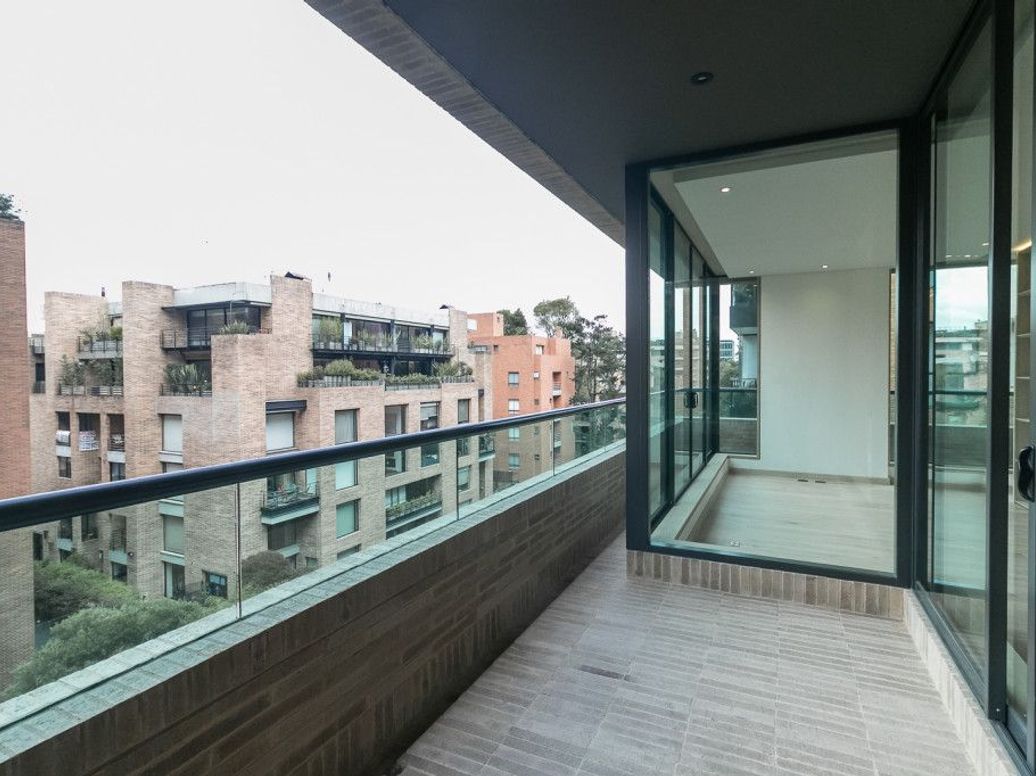 Apartamento de 3 alcobas en venta en Chico, Bogotá, 262 m² · foto 5 de 20