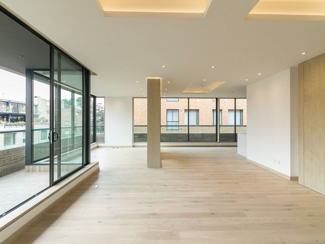 Apartamento de 3 alcobas en venta en Chico, Bogotá, 262 m² · foto 2 de 20