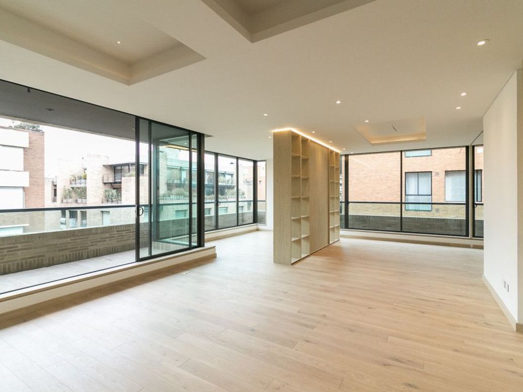 Apartamento de 3 alcobas en venta en Chico, Bogotá, 262 m² · foto 3 de 20