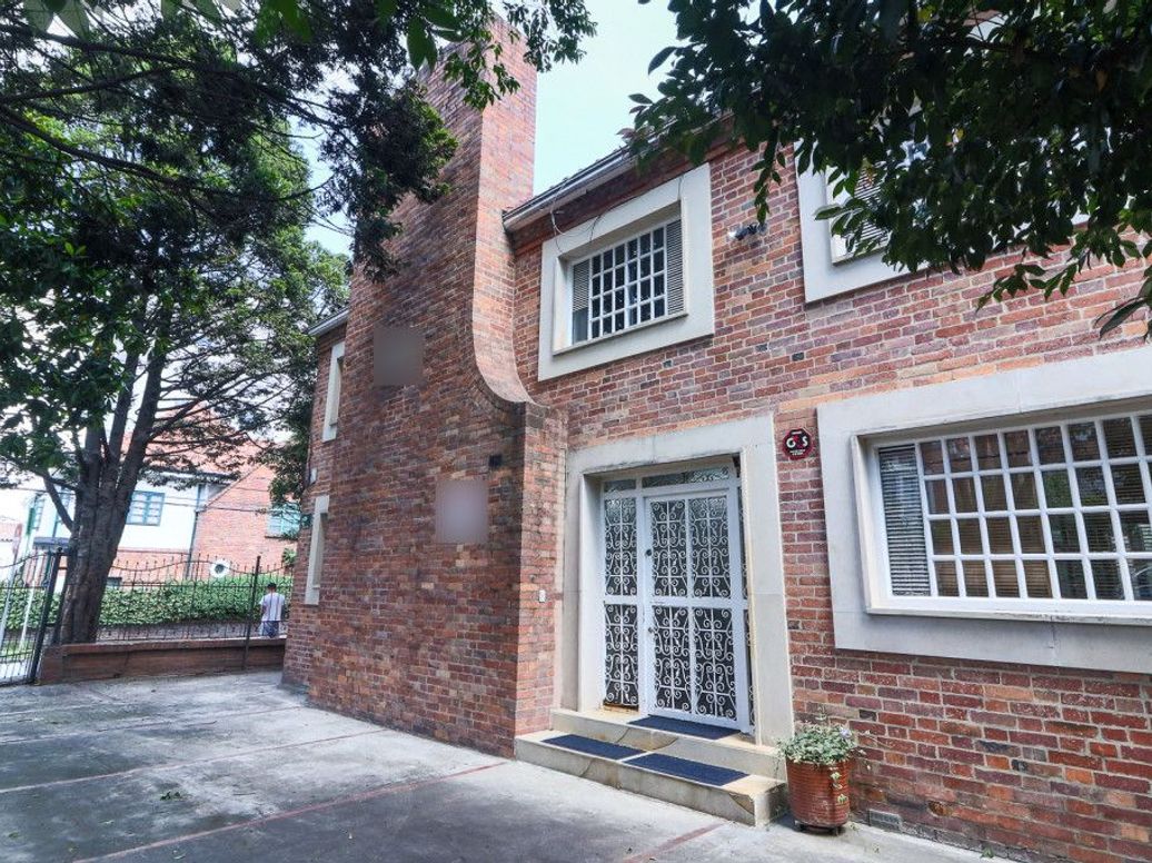 Casa de 5 alcobas en venta en Quinta Camacho, Bogotá, 405 m² · foto 2 de 20