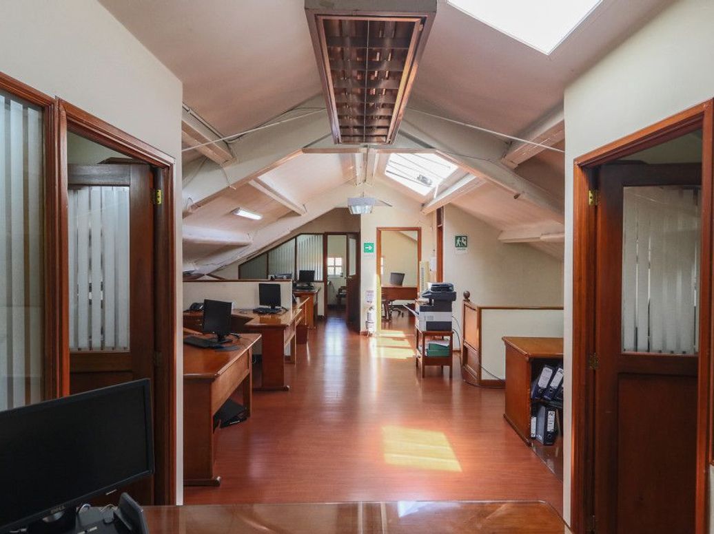 Casa de 5 alcobas en venta en Quinta Camacho, Bogotá, 405 m² · foto 16 de 20