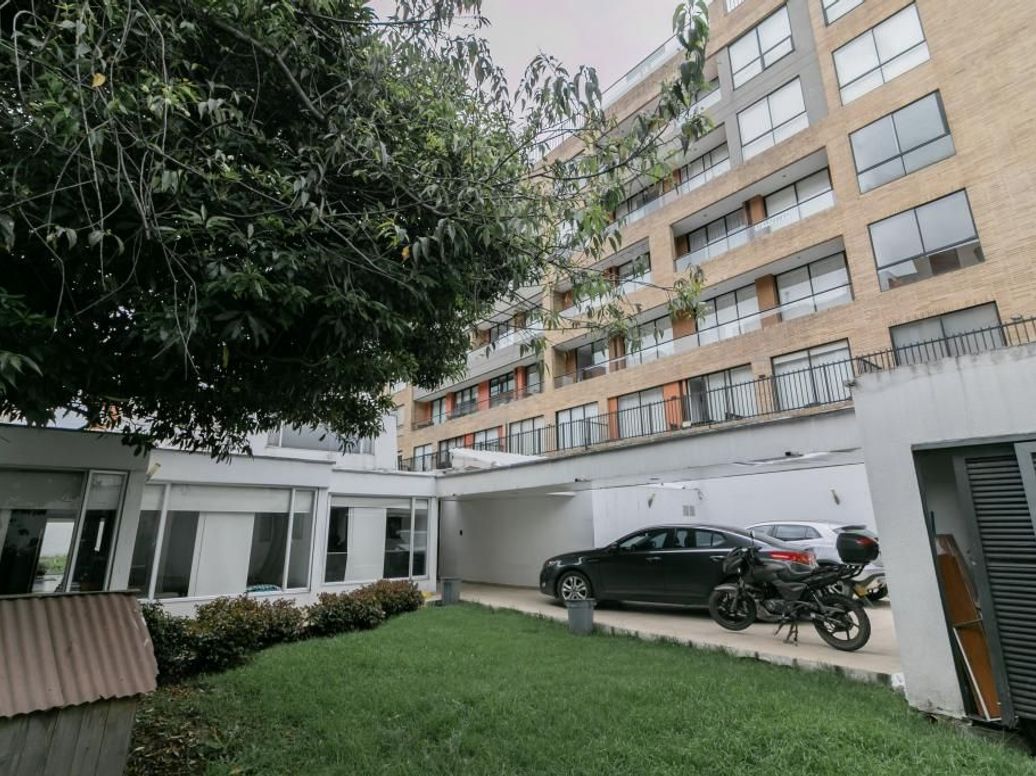 Casa de 5 alcobas en arriendo en Rincon Del Chicó, Bogotá, 290 m² · foto 2 de 20