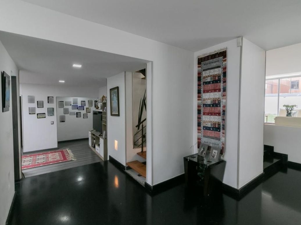 Casa de 5 alcobas en arriendo en Rincon Del Chicó, Bogotá, 290 m² · foto 9 de 20