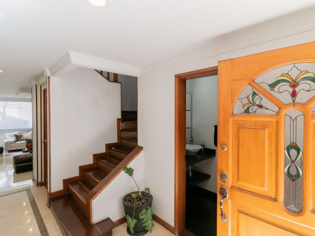 Casa de 5 alcobas en venta en Niza Suba, Bogotá, 266 m² · foto 2 de 20
