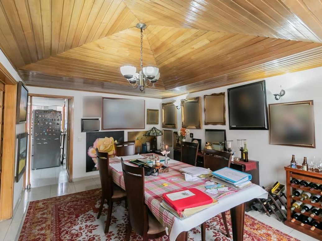 Apartamento de 3 alcobas en venta en Santa Barbara Occidental, Bogotá, 245 m² · foto 2 de 20