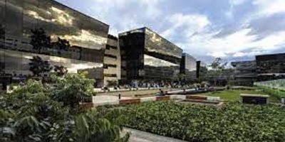 Es un ecosistema empresarial ubicado a 5 minutos del aeropuerto el Dorado, contando con múltiples servicios en un mismo lugar como centro de negocios y eventos (auditorios y salas de reuniones), zonas verdes, gimnasio, el Hotel Aloft, restaurantes, zonas de entretenimiento, servicios financieros, plazoleta de comida, mercados, droguerías. El complejo cuenta con las mas altas especificaciones técnicas y la certificación LEED permitiendo ahorros sustanciales en consumos de energía y agua, fácil acceso por varias vía y al frente al portal de Transmilenio. Si necesita mas espacio se puede crecer progresivamente dentro del mismo complejo con desarrollos a la medida de sus necesidades. Se cuenta con espacios desde 90 mts hasta mas de 30.000 mts dependiendo de sus necesidades.
Oficina en obra gris para  entrega inmediata.
** Los valores son aproximados , pueden variar **