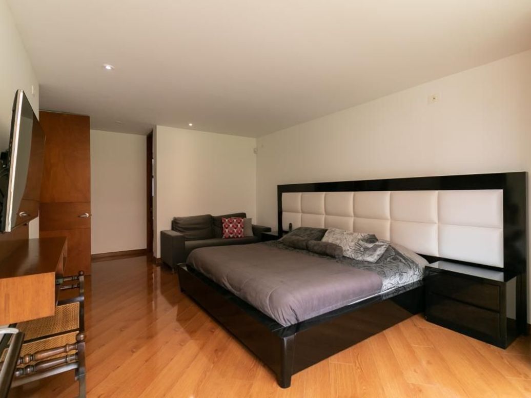 Apartamento de 3 alcobas en venta en El Plan, Bogotá, 223 m² · foto 6 de 20