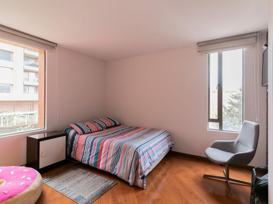 Apartamento de 3 alcobas en venta en El Plan, Bogotá, 223 m² · foto 18 de 20