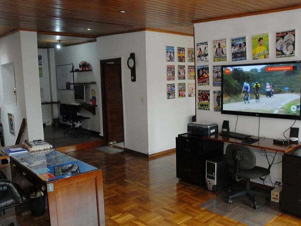 Apartamento de 3 alcobas en venta en Emaus, Bogotá, 190 m² · foto 2 de 20