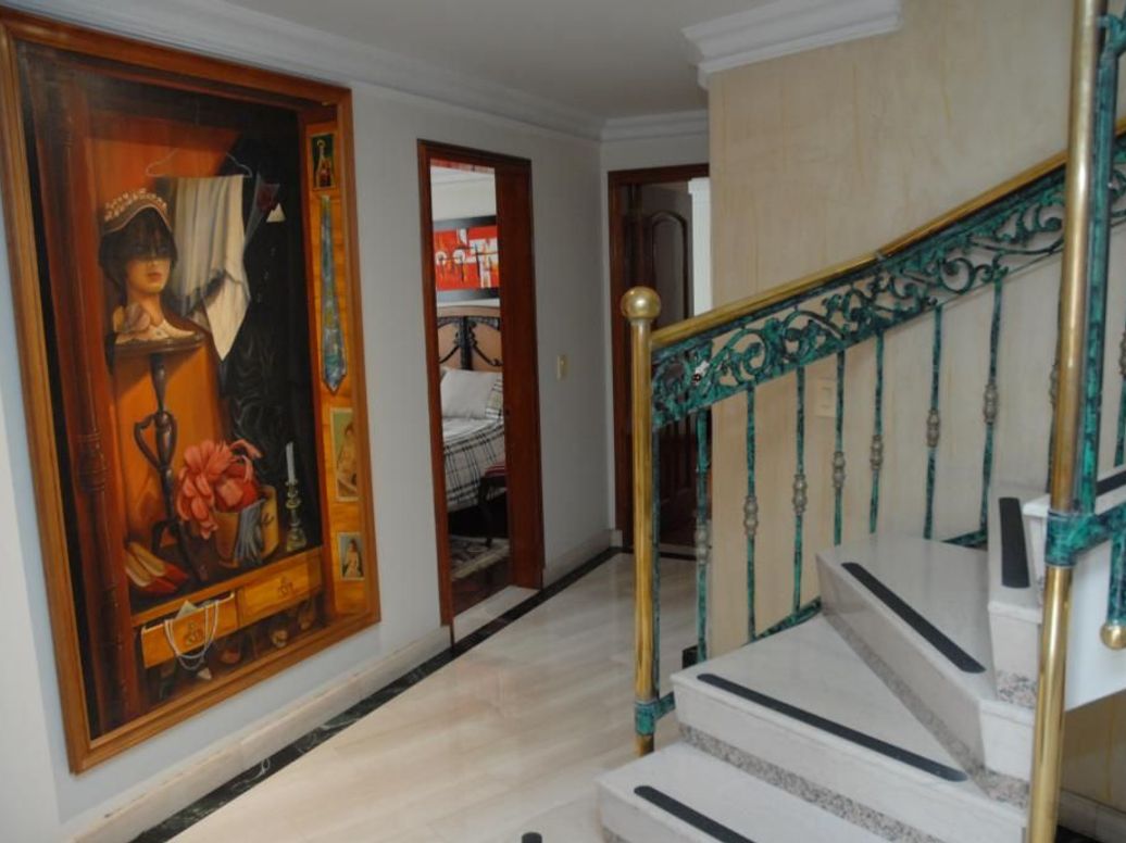 Apartamento de 4 alcobas en venta en Santa Barbara Central, Bogotá, 166 m² · foto 5 de 20