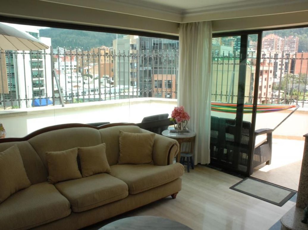 Apartamento de 4 alcobas en venta en Santa Barbara Central, Bogotá, 166 m² · foto 13 de 20
