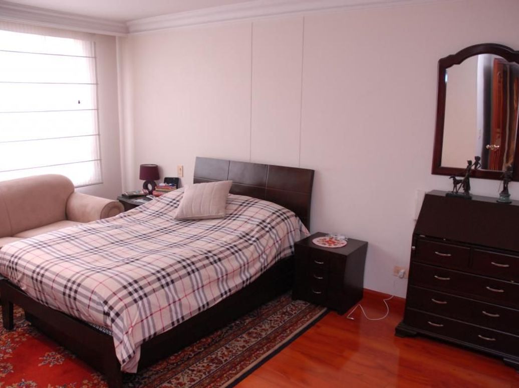 Apartamento de 4 alcobas en venta en Santa Barbara Central, Bogotá, 166 m² · foto 7 de 20