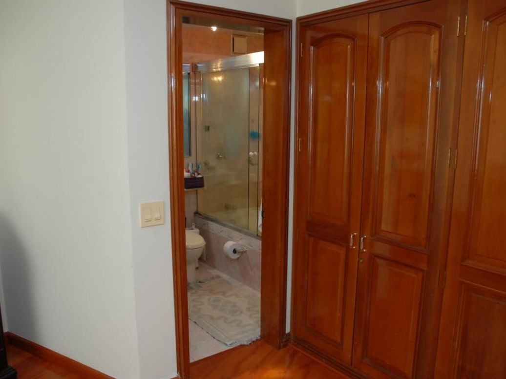 Apartamento de 4 alcobas en venta en Santa Barbara Central, Bogotá, 166 m² · foto 10 de 20