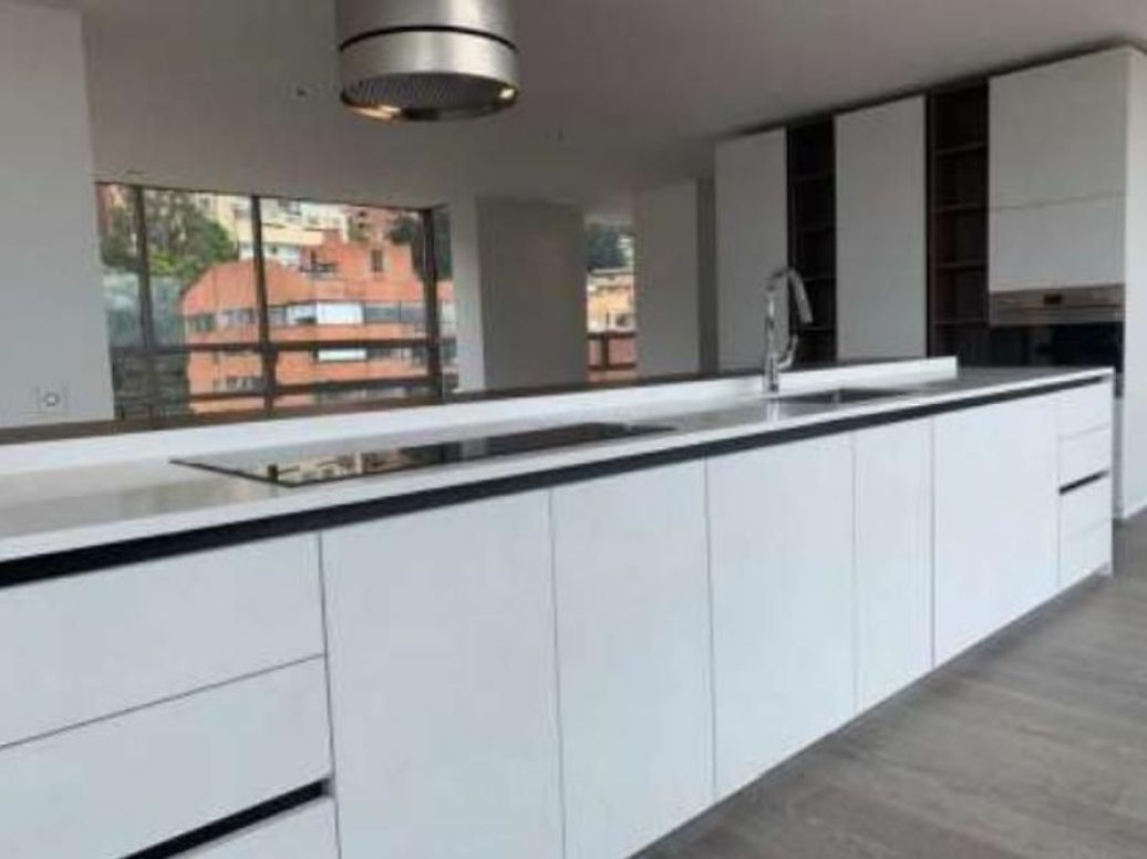 Apartamento de 2 alcobas en venta en Chico, Bogotá, 172 m² · foto 6 de 20