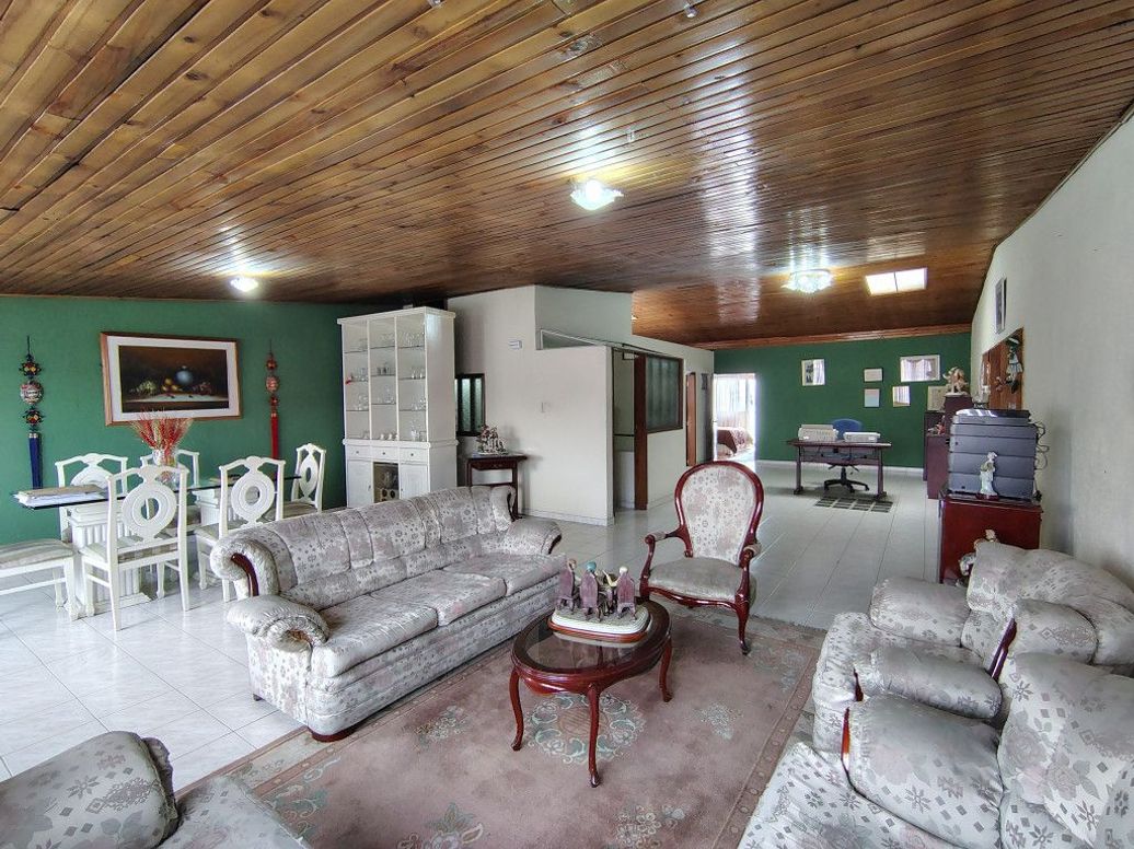 Casa de 9 alcobas en venta en El Laurel, Bogotá, 350 m² · foto 2 de 20