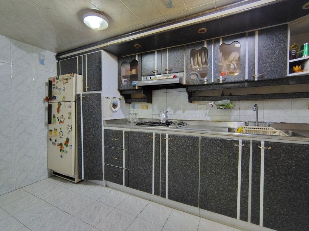 Casa de 9 alcobas en venta en El Laurel, Bogotá, 350 m² · foto 16 de 20