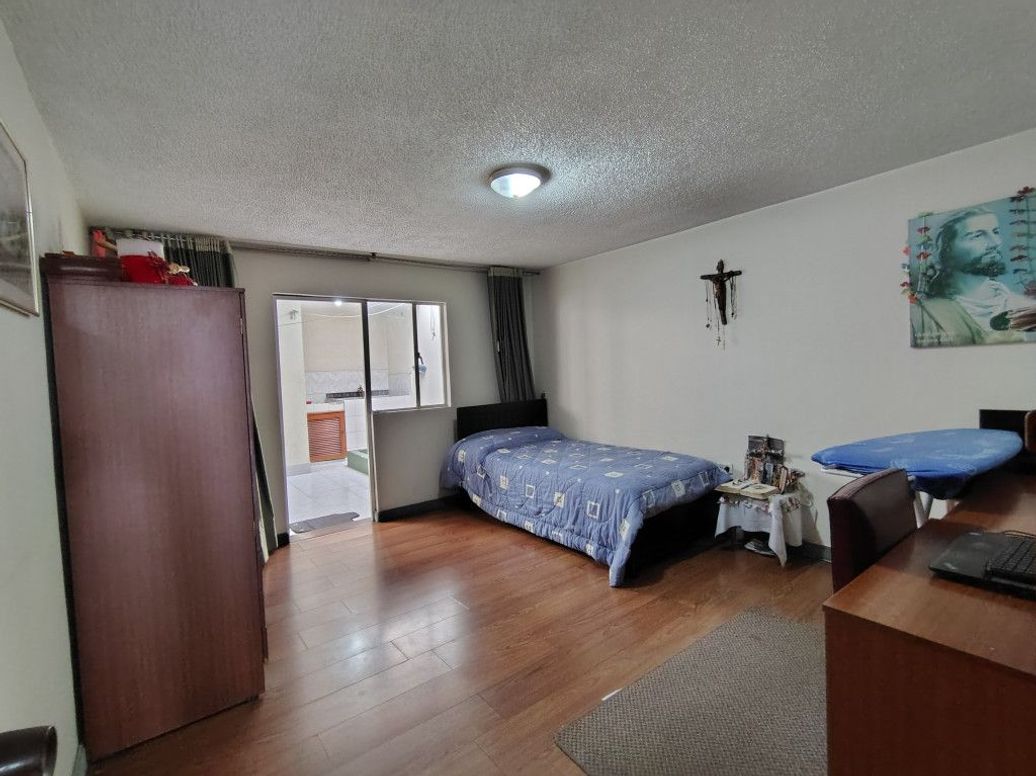 Casa de 9 alcobas en venta en El Laurel, Bogotá, 350 m² · foto 18 de 20