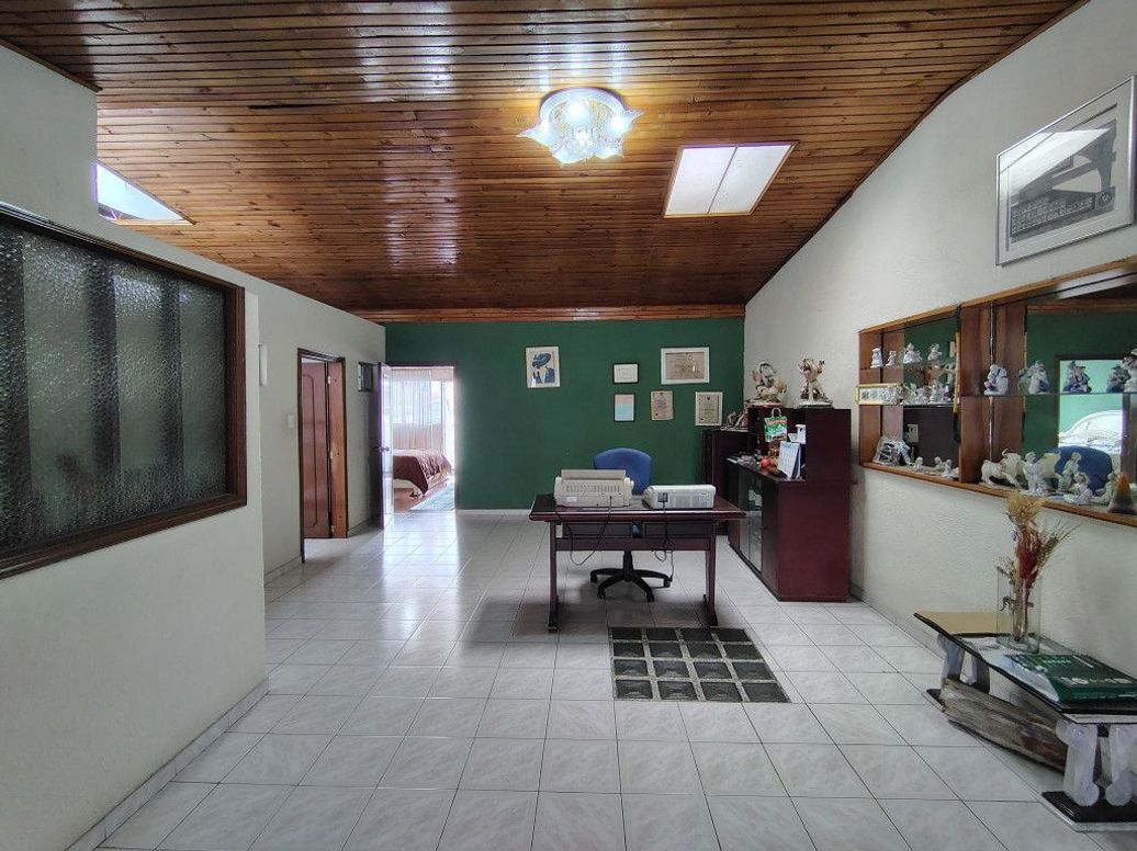 Casa de 9 alcobas en venta en El Laurel, Bogotá, 350 m² · foto 4 de 20