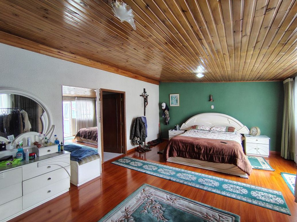 Casa de 9 alcobas en venta en El Laurel, Bogotá, 350 m² · foto 6 de 20