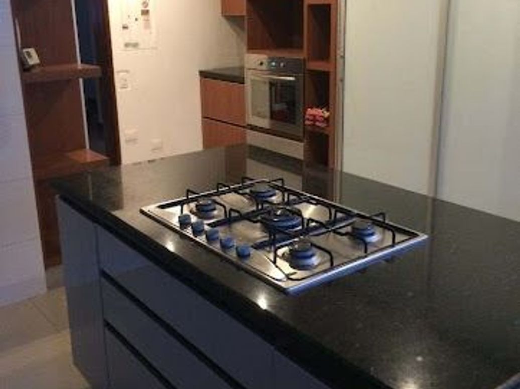 Apartamento de 3 alcobas en venta en Los Rosales, Bogotá, 202 m² · foto 7 de 13
