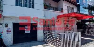 Local en arriendo en Medellín, ubicado en el barrio Los Conquistadores, Antioquia. Este espacio comercial de 35 m², situado en el Piso 1, cuenta con 1 baño. Destaca por su luz LED, puerta persiana metálica y piso en baldosa, lo que lo hace ideal para diversas actividades comerciales. El canon de arriendo es de $3,800,000. Le invitamos a conocer este local en Medellín, Los Conquistadores. Contáctenos para más información.